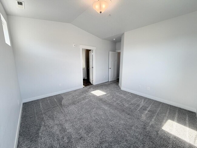 Building Photo - 738 N 260 W