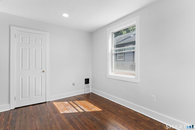 Building Photo - 366 Remington St