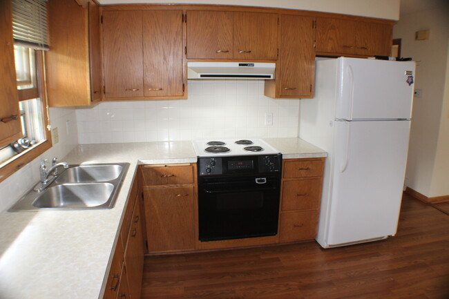 Kitchen of unit 2602 - 2602 Nimitz St