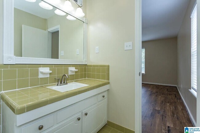 Building Photo - 2200 Montreat Cir
