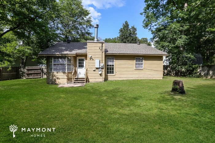 Building Photo - 14806 White Oaks Ln