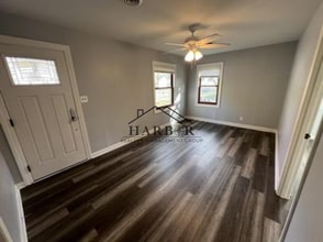 Building Photo - Cute and Cozy 1 Bedroom House