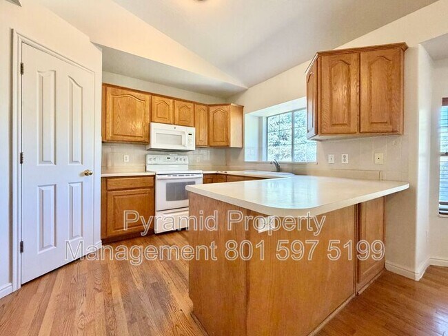 Building Photo - 717 E Hundley Hvn Cir