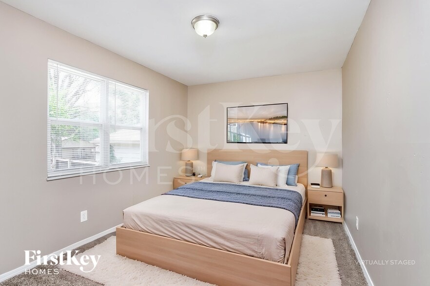 Building Photo - 9963 Meadow Ave