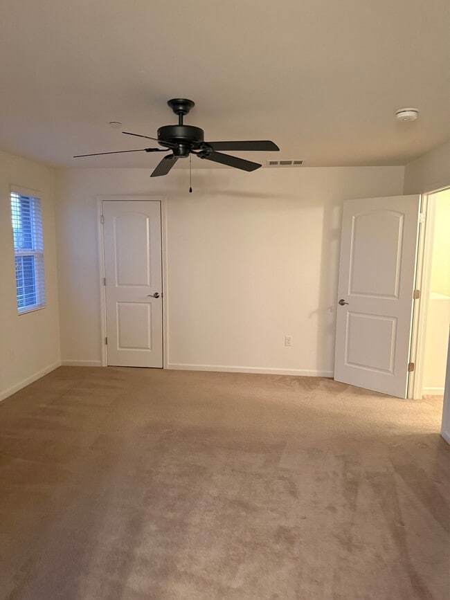 Building Photo - 132 Selby Lane