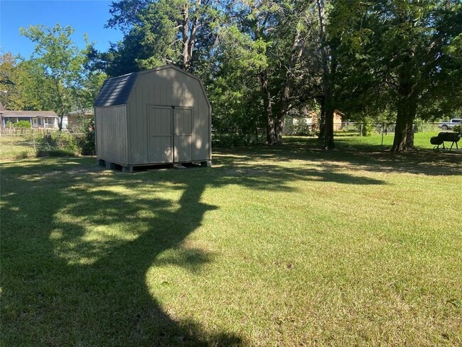 Building Photo - 540 Magnolia St