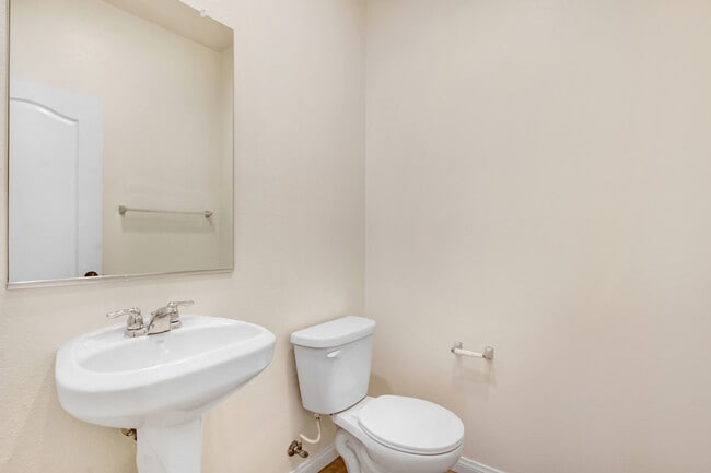 Building Photo - 5428 Novara Ave