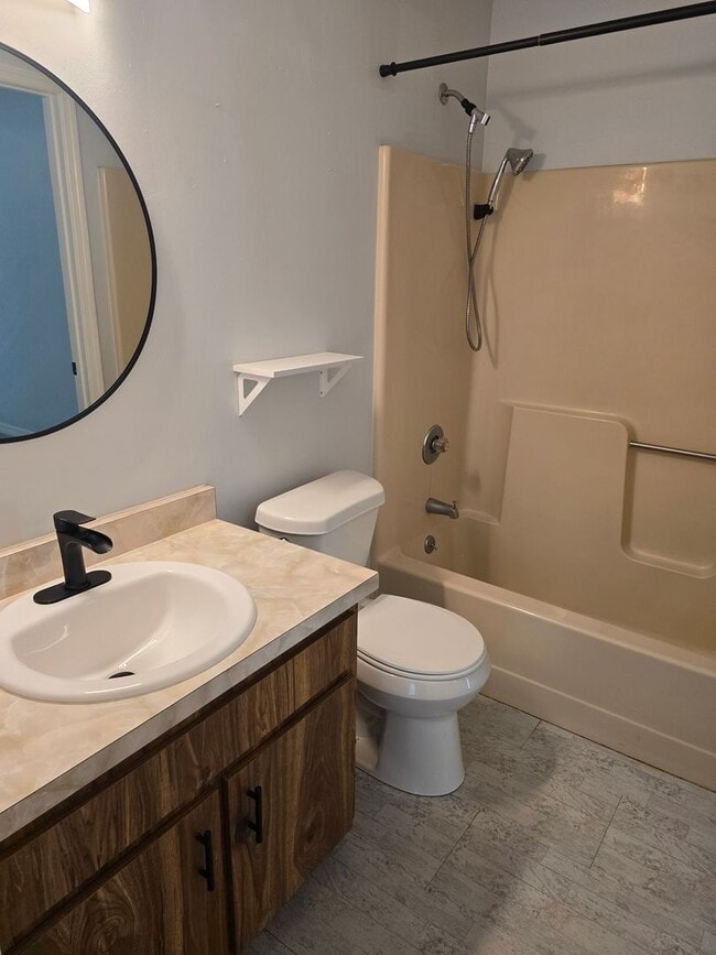 Building Photo - Charming 3/1/1 in Dunnellon!!!