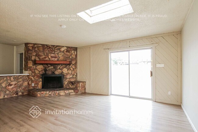 Building Photo - 5942 W Whitton Ave