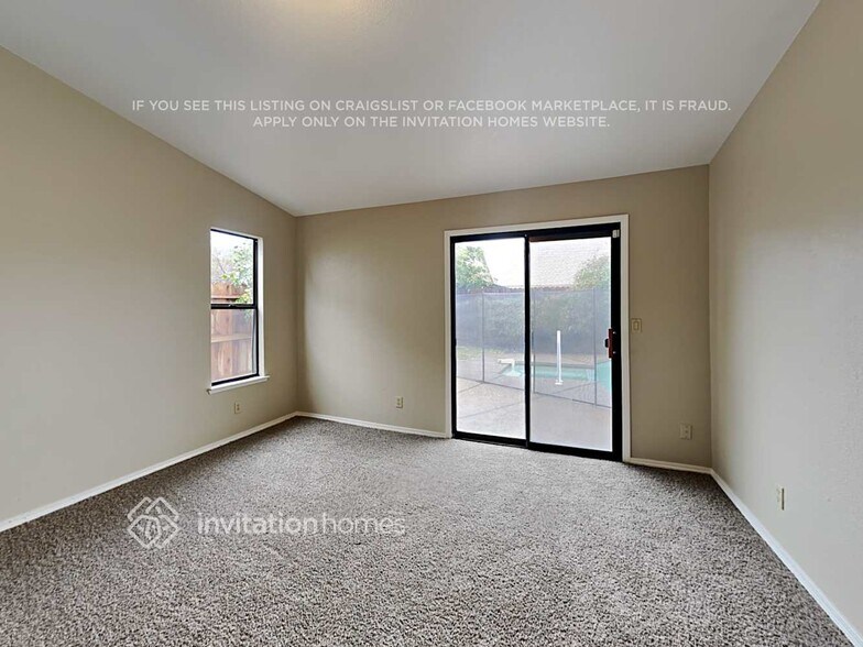 Building Photo - 8821 Somershire Way
