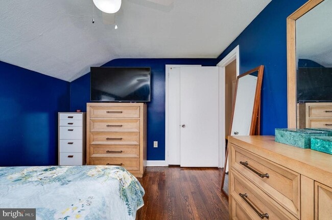 Building Photo - 117 E Broad St