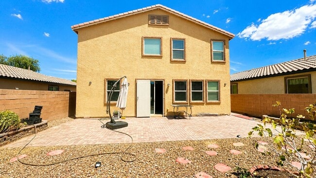 Building Photo - NO HOA | 2 Story New Paint | New Appliances | Bedroom & Full Bath Downstairs