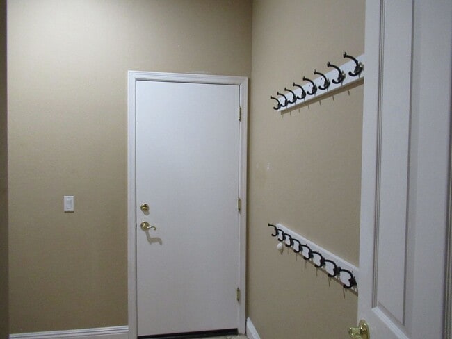 Building Photo - 4 Bedroom Home in Gilbert