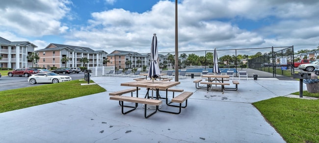 Building Photo - 637 Waterway Village Blvd
