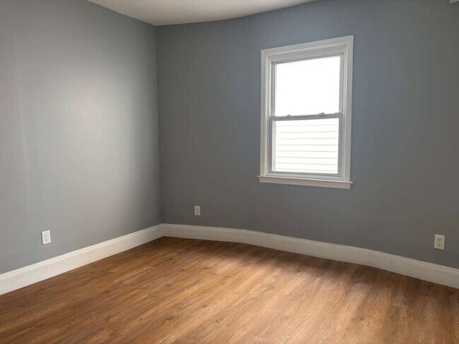 Building Photo - 112 S 15th St