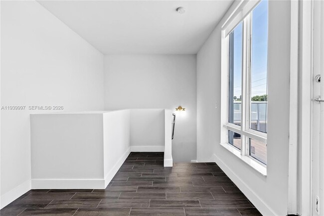 Building Photo - 6410 NW 105th Pl