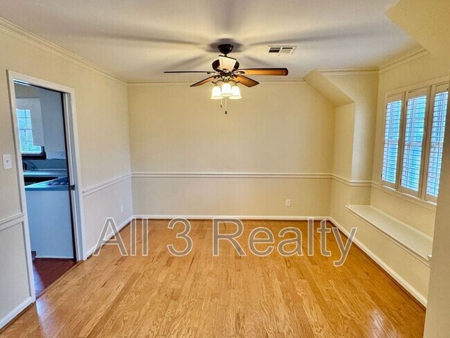 Building Photo - 2913 Sumter Ave