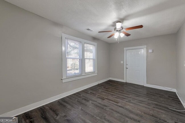 Building Photo - 1333 Womack Ave