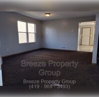 Building Photo - 205 W Chalmers Ave
