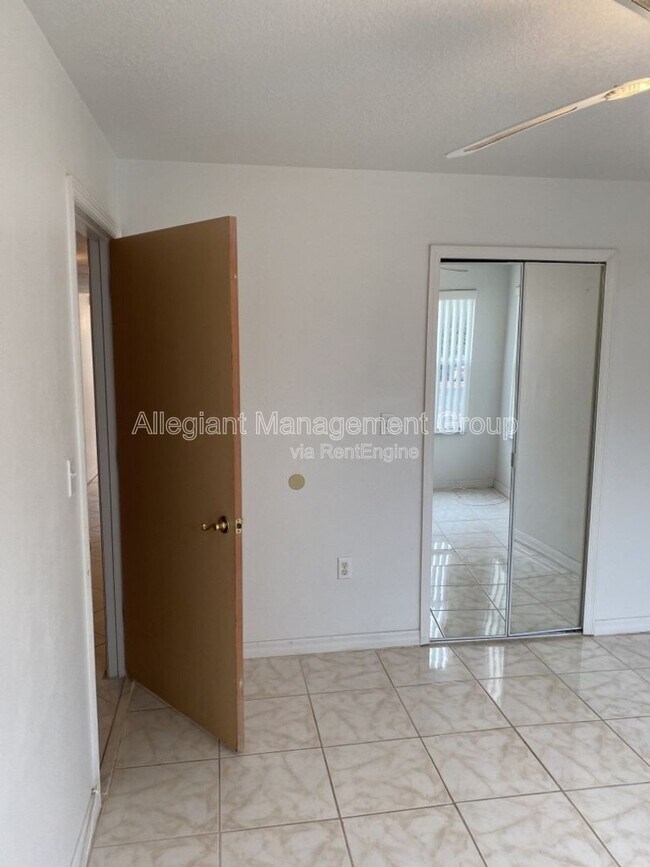 Building Photo - 8722 Rain Forest Pl