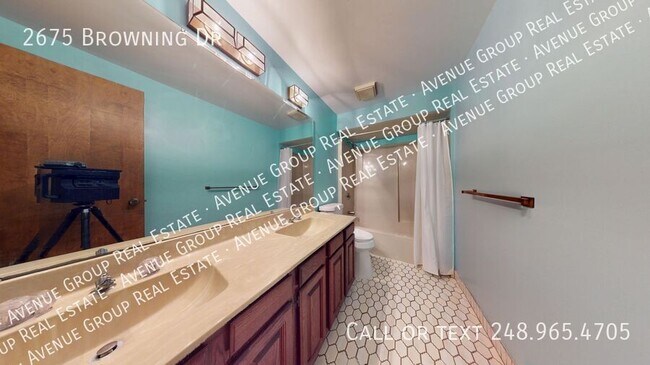Building Photo - 2675 Browning Dr