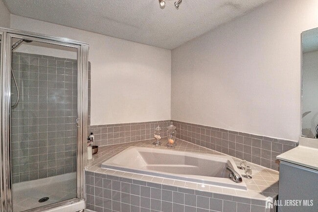 Building Photo - 89 Orion Rd