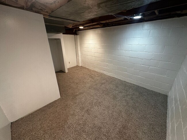 Building Photo - 2205 Monterey Dr