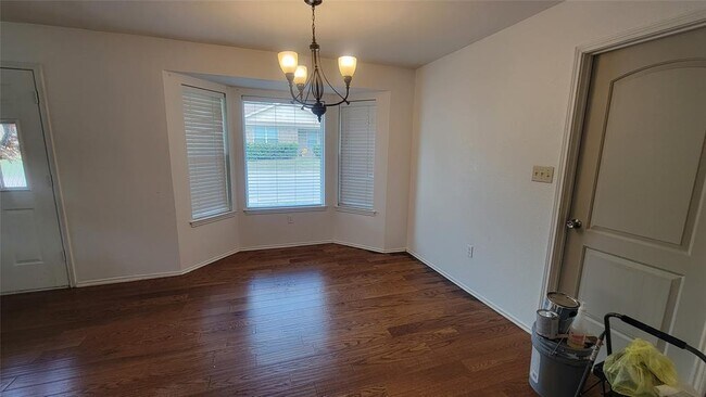 Building Photo - 214 Fireside Village Dr