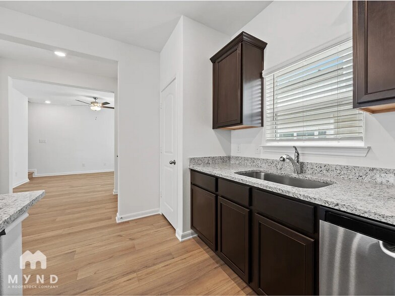 Building Photo - 10853 Quinn Ct