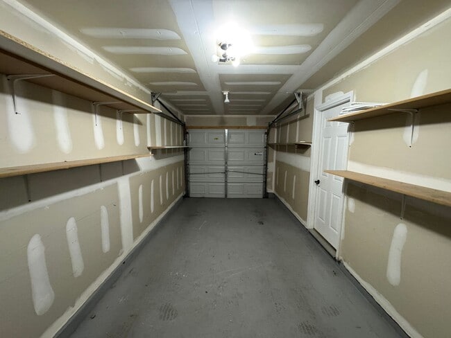 Building Photo - 1720 SF Townhome - 3 BR/1.5 BA in Vineland - Kings Crossing!