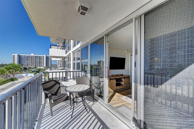 Building Photo - 531 N Ocean Blvd