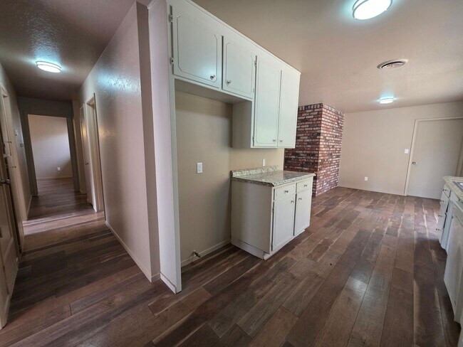 Building Photo - 240 Pedras Rd