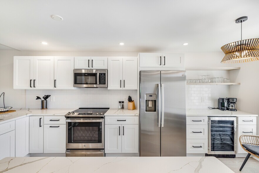 Building Photo - 16440 Kelly Cove Dr