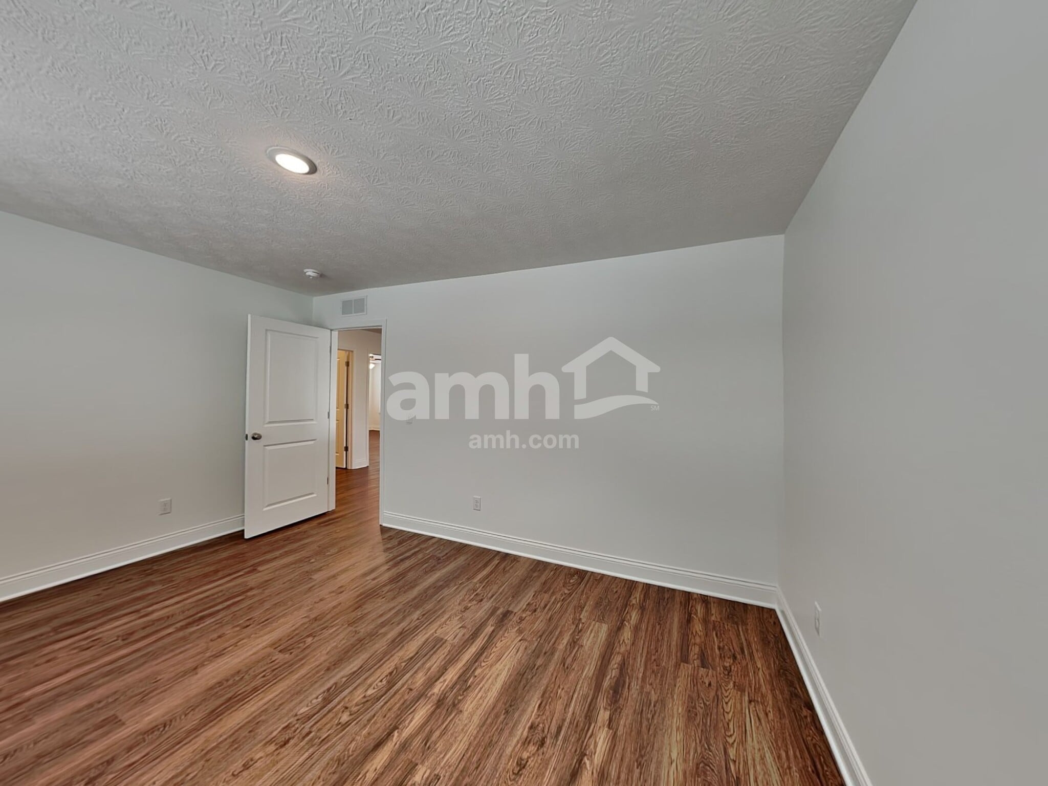 Building Photo - 886 Castor Dr