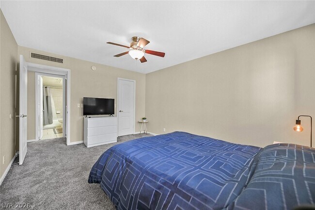 Building Photo - 668 Oakmont Ave