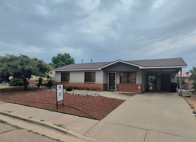 Primary Photo - Charming 3 Bedroom 1.5 Bathroom home