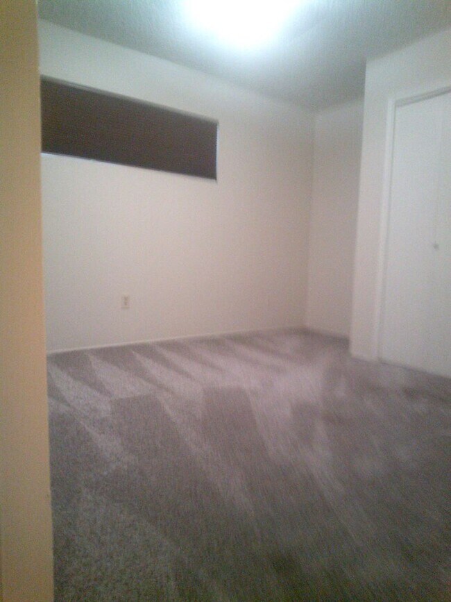 Building Photo - 6400 Cochran Dr