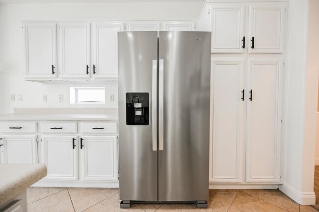 Building Photo - Welcome Home!  One Store Home