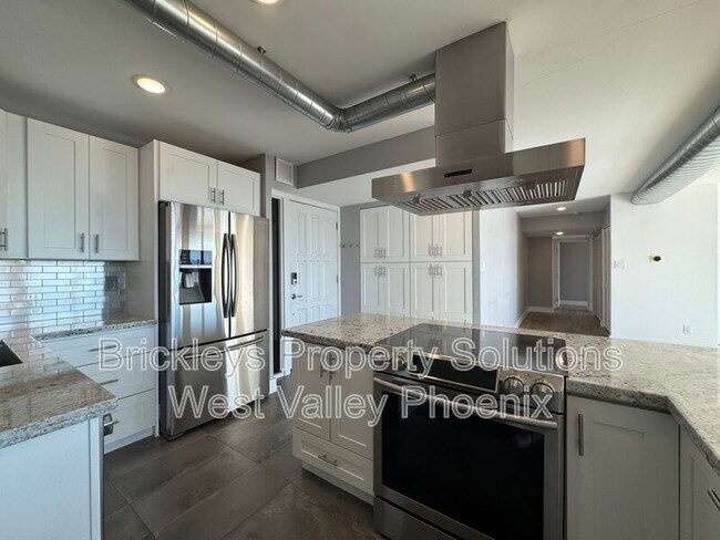 Building Photo - 2323 N Central Ave