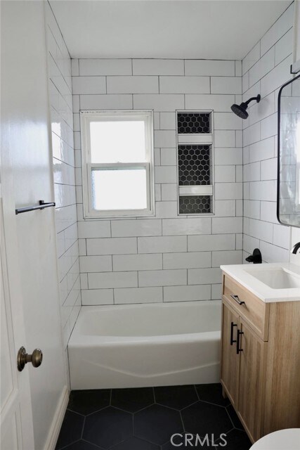 Building Photo - 728 W E St