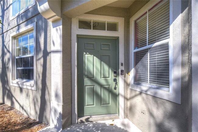 Building Photo - 3292 Covered Bridge Dr E