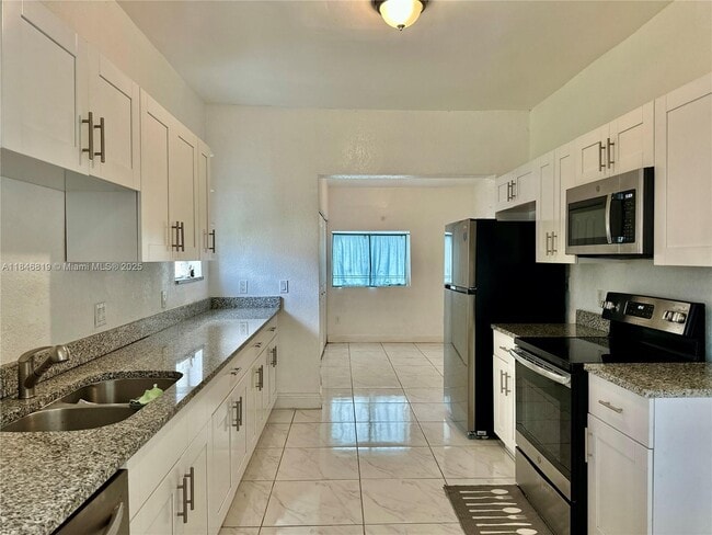 Building Photo - 1284 NW 39th St