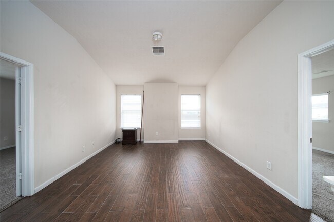 Building Photo - 19543 Otter Trail Ct