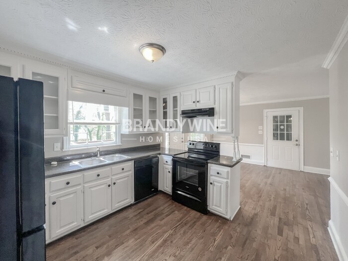 Building Photo - 916 S Deshon Rd