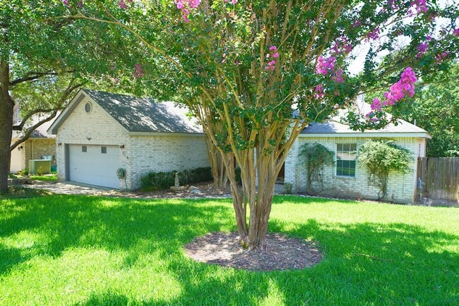 Building Photo - Beautifully Updated Home in Olympia Hills ...
