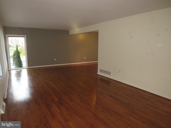 Building Photo - 30 Kings Grant Rd