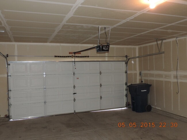 Building Photo - Fall St., Fernley