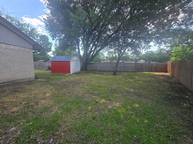 Building Photo - Garland 3 Bedroom, 2 Bath, 1 Car Garage Property That Has Been Completely Remodeled