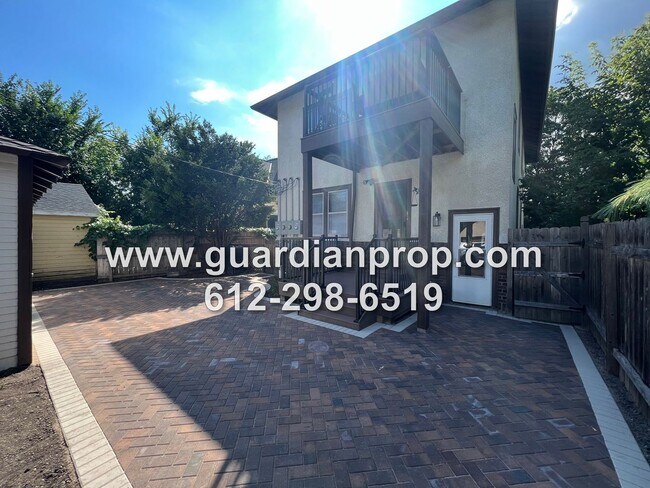 Building Photo - Fully Updated Upper Duplex for September 1, New Kitchen & Bath, Sunroom + Office Area, Private Ba...