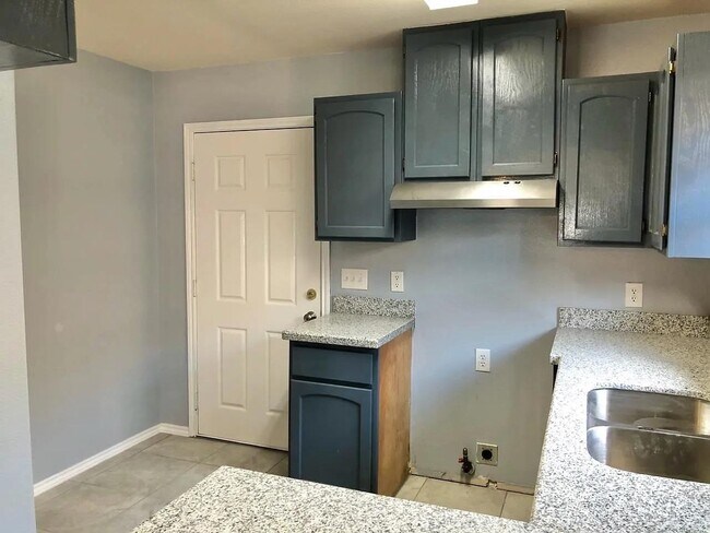 Building Photo - 3610 Aguanieve Dr
